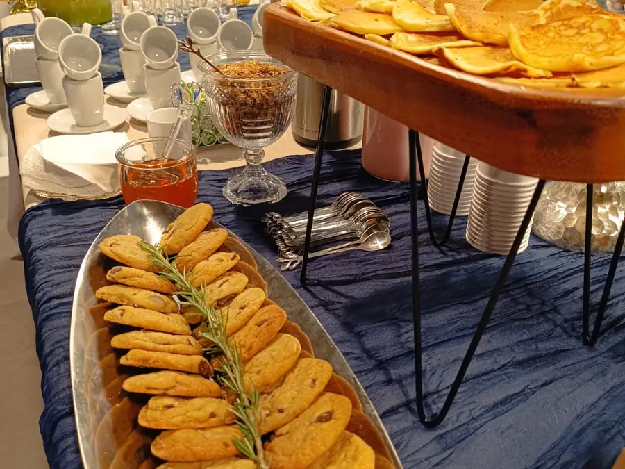 Estação de pães de queijo em coffee break